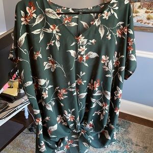 Woman’s short sleeve shirt